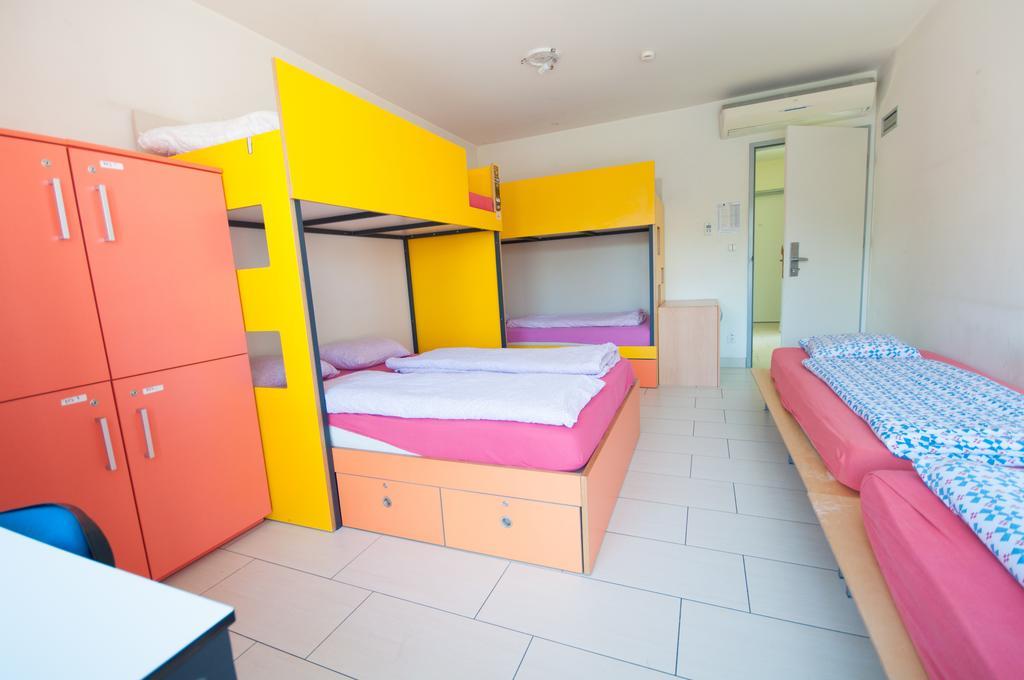 Simbol Rooms With Free Private Parking Любляна Номер фото