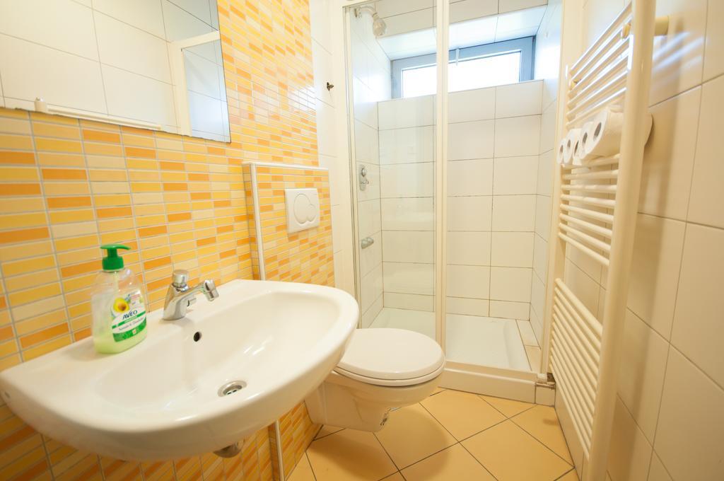 Simbol Rooms With Free Private Parking Любляна Номер фото
